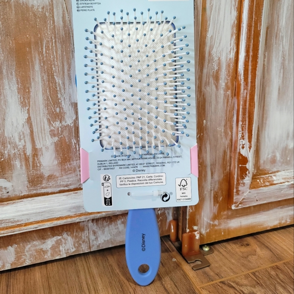 Lilo and Stitch Hair Brush - Picture 2 of 4